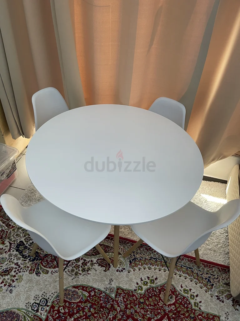 طقم طاولة طعام لـ 4 أشخاص62864709370626112