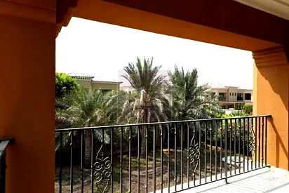 4 Bedroom With Beautiful Landscape Garden