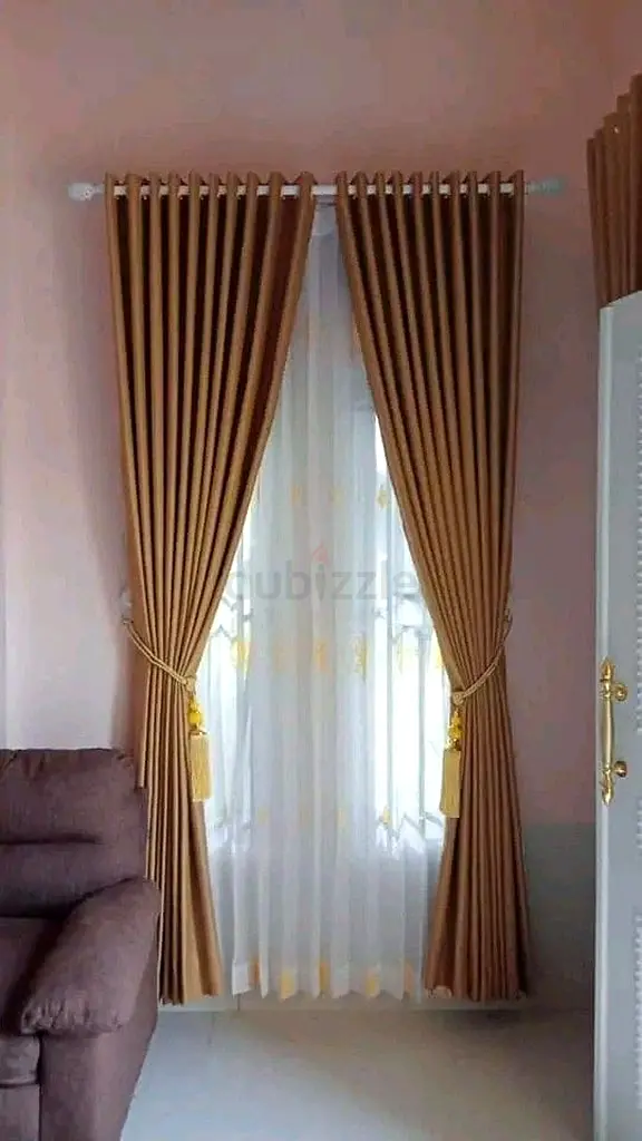 Curthain63220819349122112