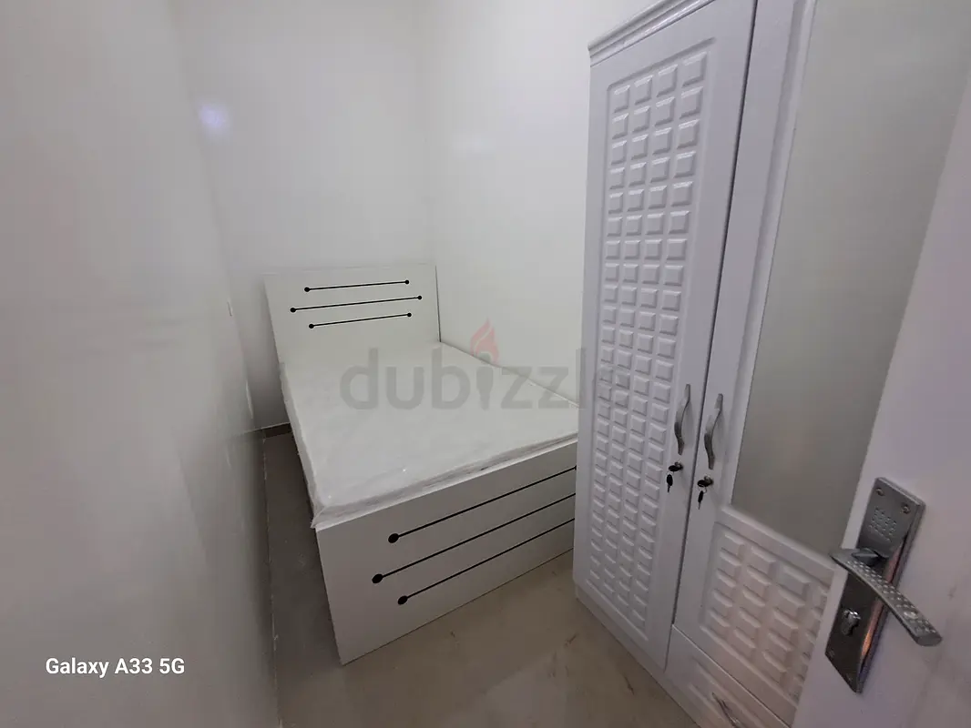 Apartment Specious partition available for rent 1599 Dubai