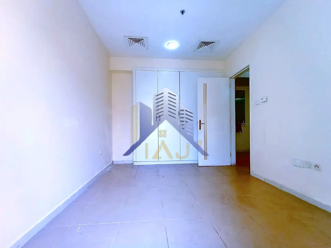 Apartment 1BHK Avsilable Near Metro station in Port Saeed Daira