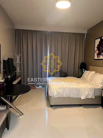 Vacant Studio | Park View | Spacious Unit