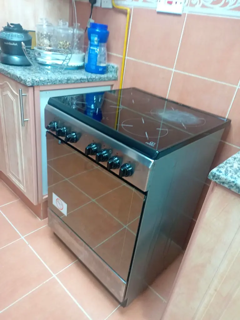 Electric cooking range