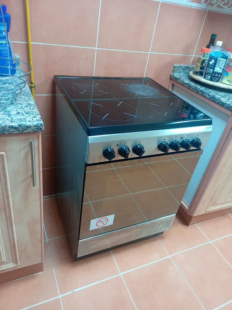 Electric cooking range