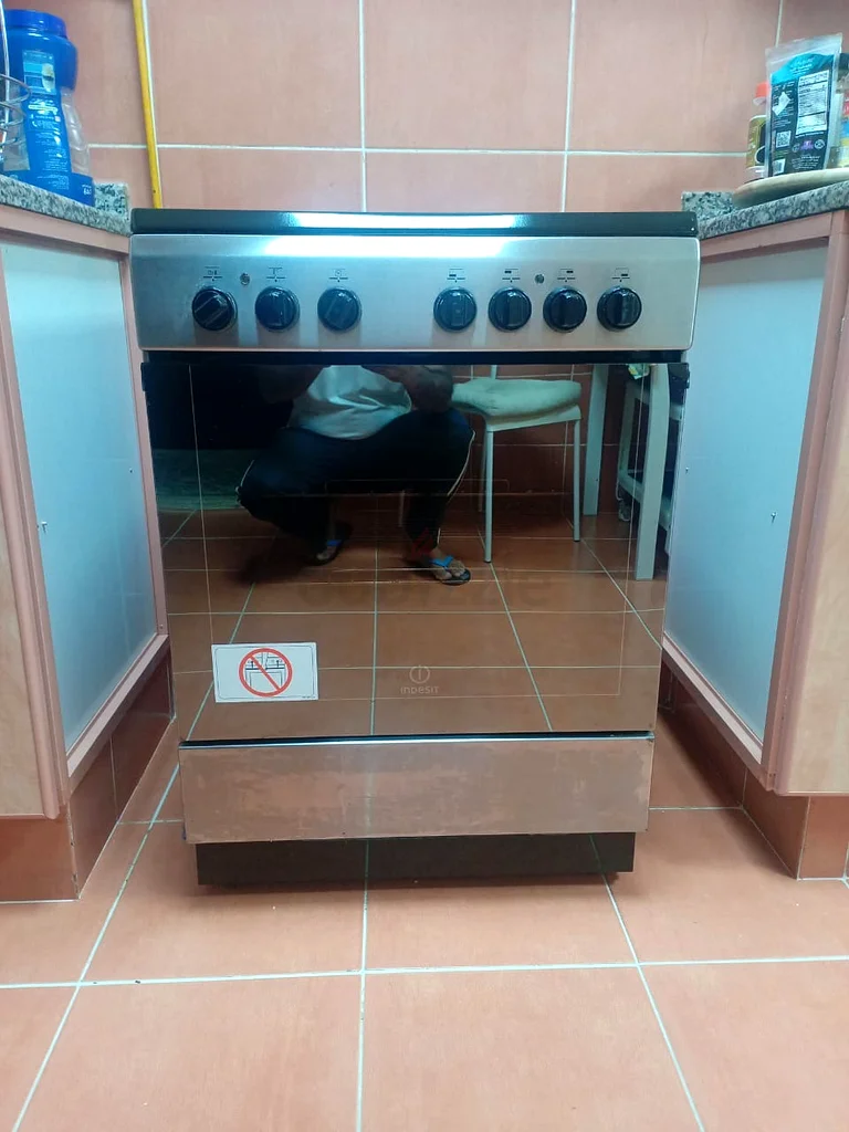 Electric cooking range