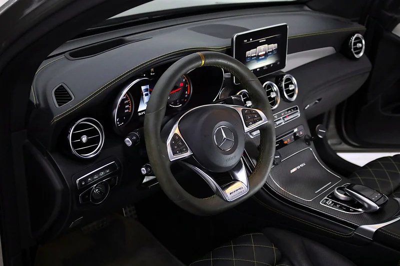 GLC-63 S - الإصدار 1 - مجلس التعاون الخليجي - وثيقة نظيفة - حزمة كربون كاملة - مجهزة بالكامل + ضمان63231639749379114