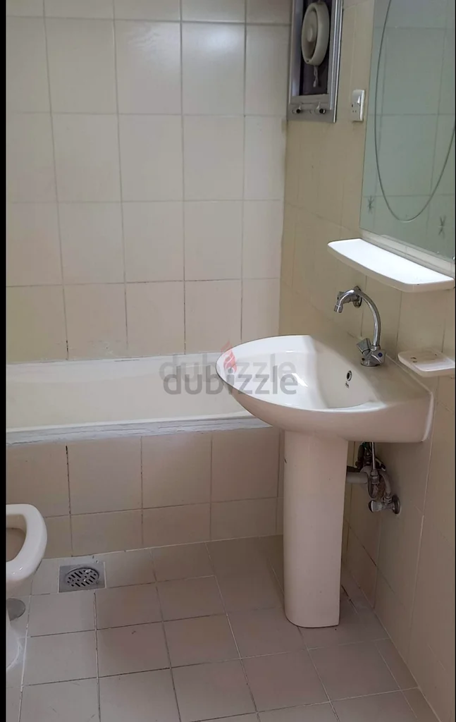 Villa Bed space available in rolla Sharjah Sharjah