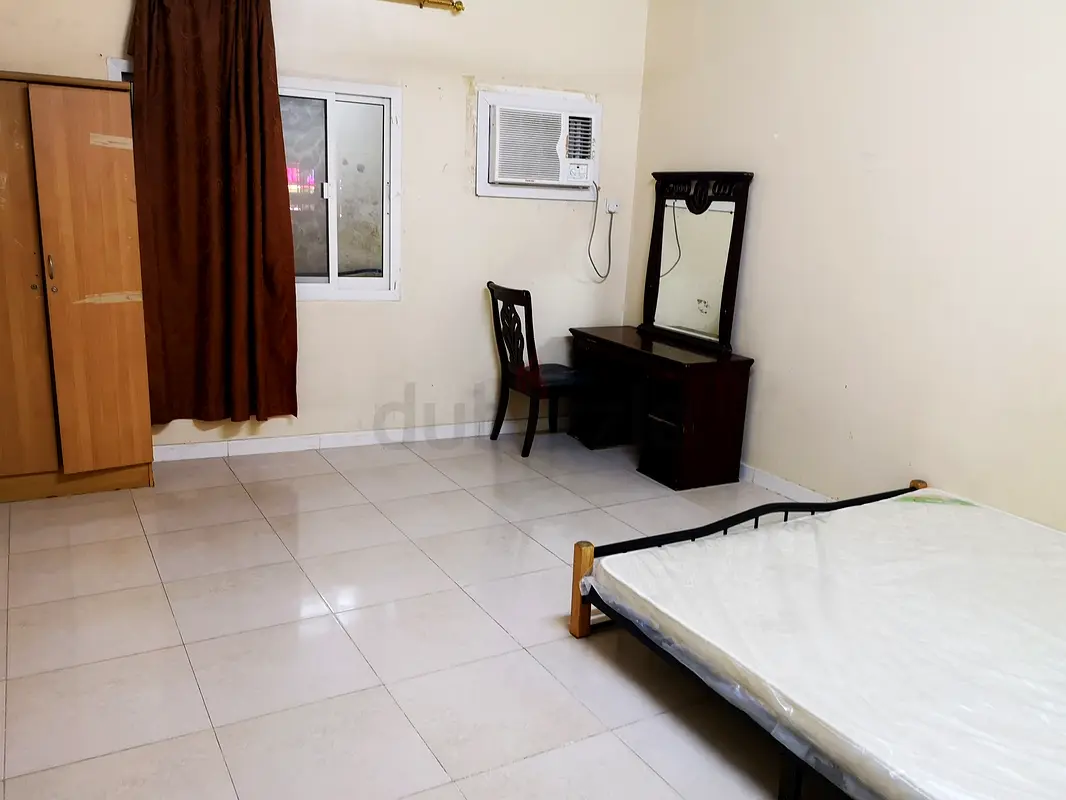 Apartment Furnished Sharing Family Room Available From October 1st