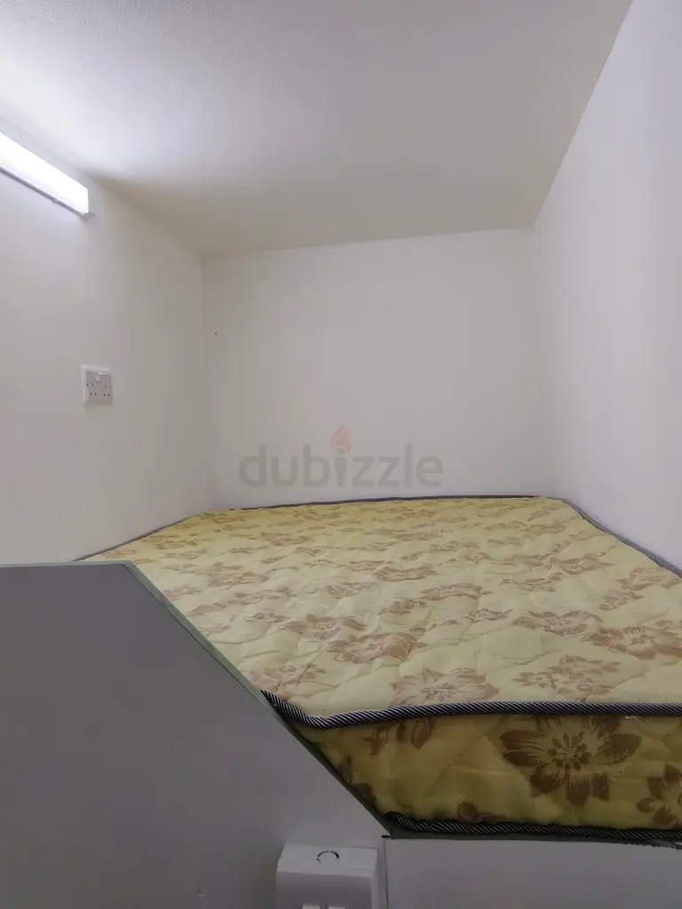 Apartment New partition available Burjuman exit 4 behind LuLu