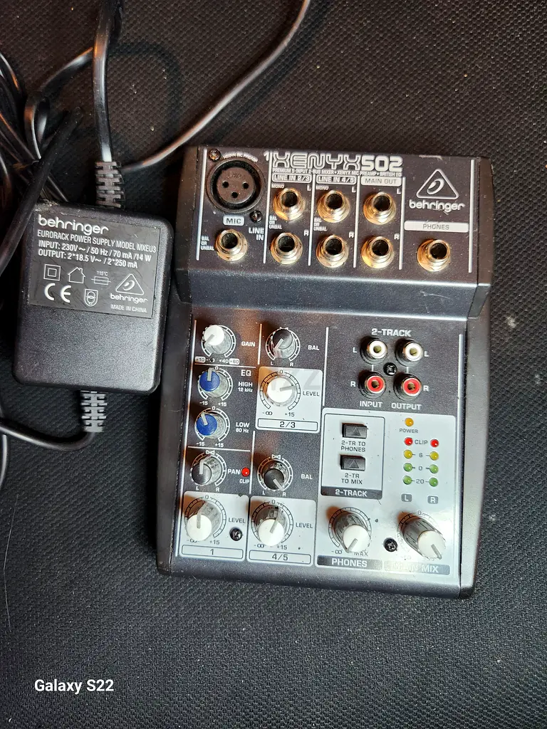 Behringer XENYX 502