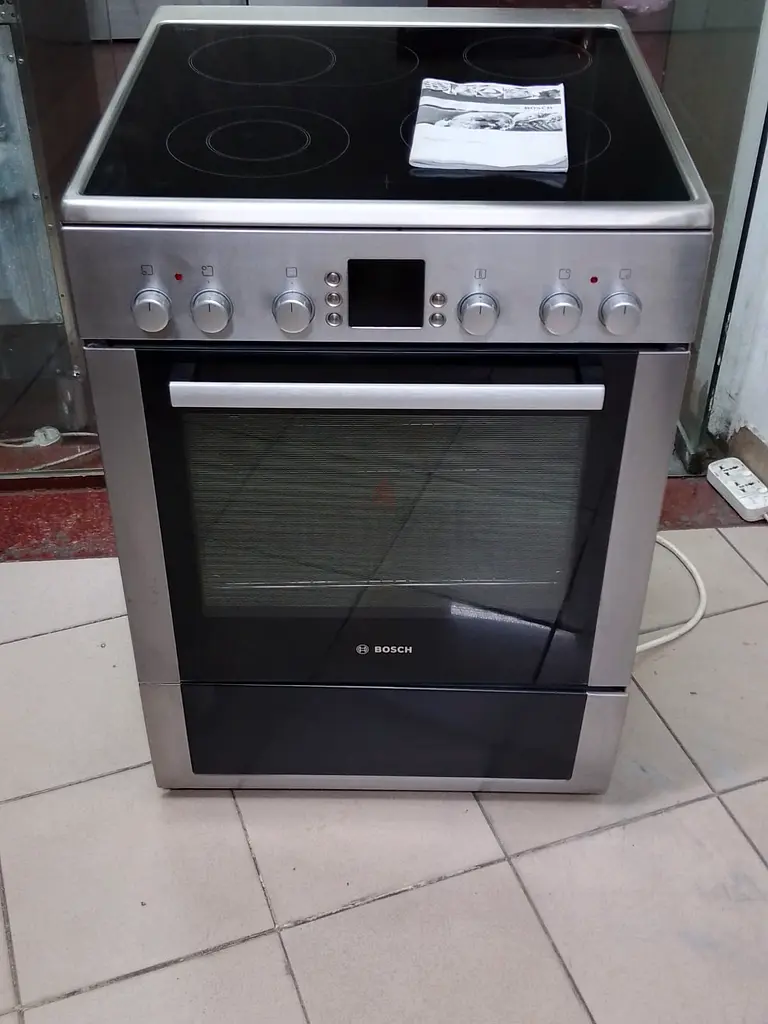Bosch 4 burner electric cramic Cooker Range