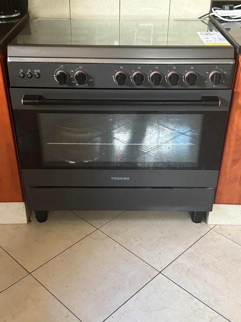 Toshiba Gas Stove and Oven (5burner)