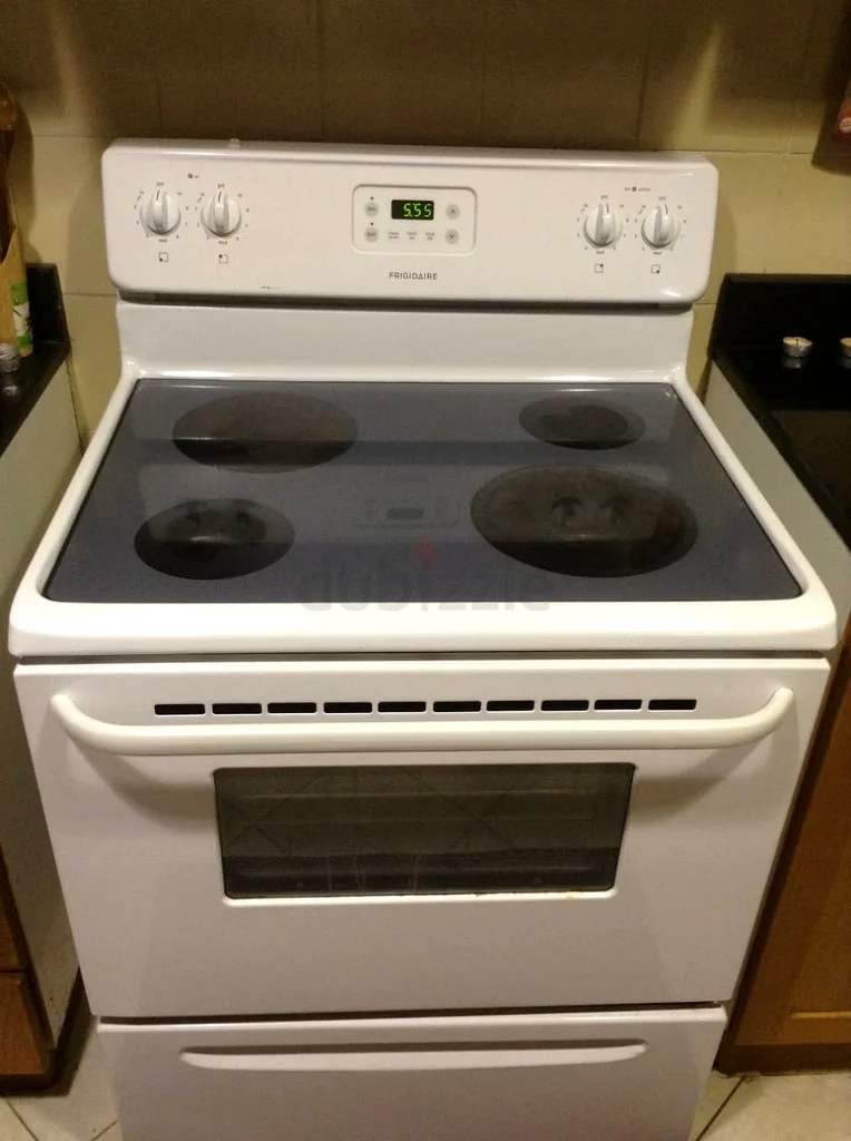 Electric oven/stove (Frigidaire brand) غاز\فرن كهربائي