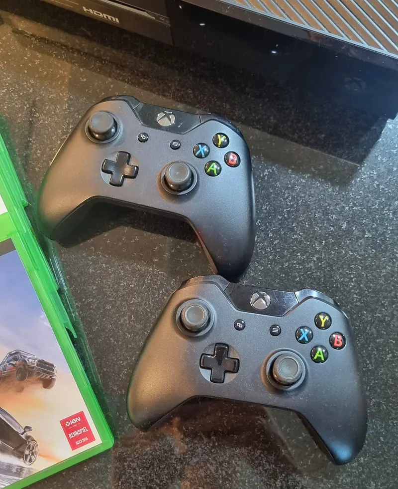 XBox 1, XBox gaming console games and controller