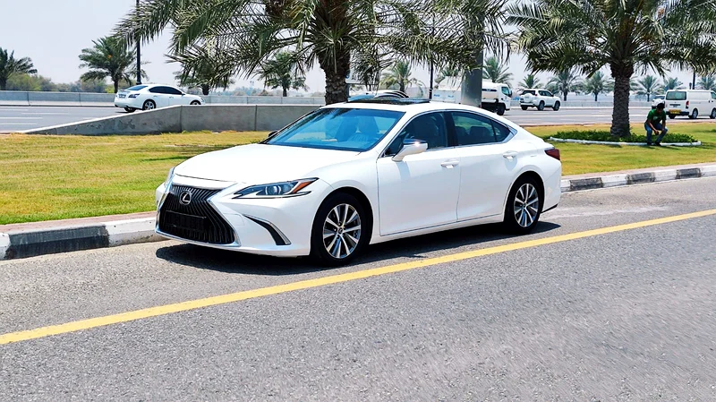 LEXUS ES350 2020 GCC FULL OPTION WITH SUNROOF CROSS CONTROL LETHER SITES VERY CLEAN63169917897986111