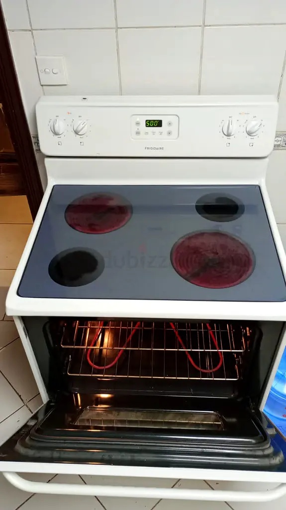 Electric oven/stove (Frigidaire brand) غاز\فرن كهربائي