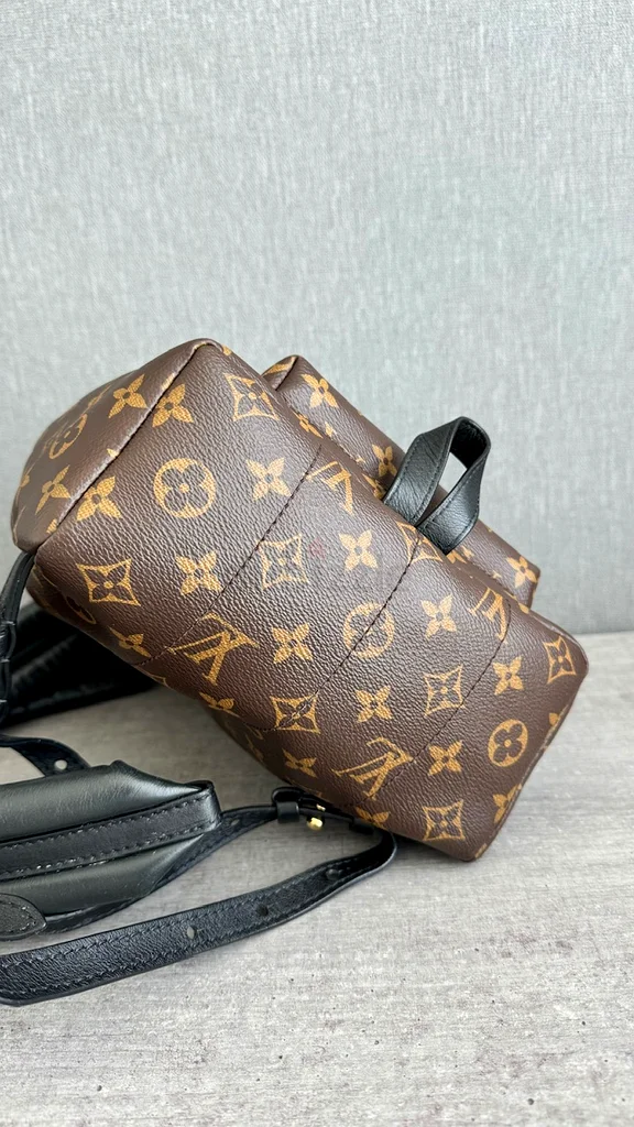 حقيبة ظهر LV متوسطة الحجم63240129924611112