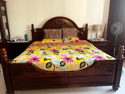 BEDROOM SET WITH FREE MATTRESS