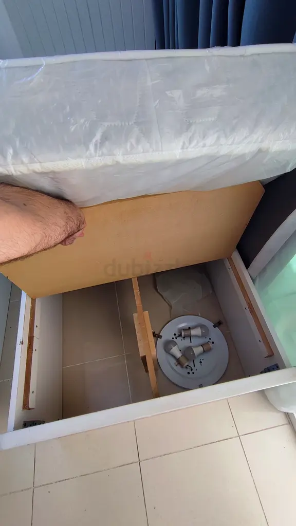 Single bed for kids/adults with mattress