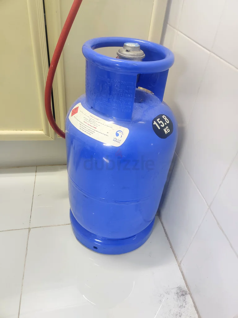 Small Adnoc Cylinder with regulator and pipe