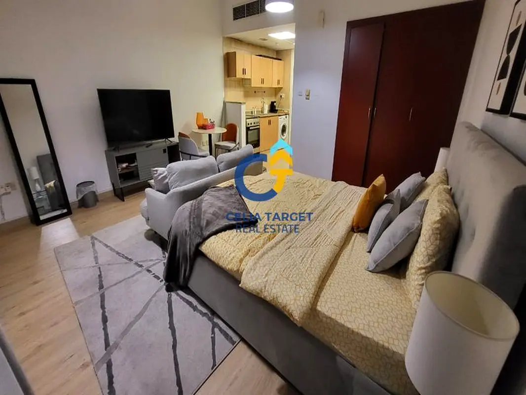 Apartment Decent Furnitures Preferred 2 Yrs contract Dubai