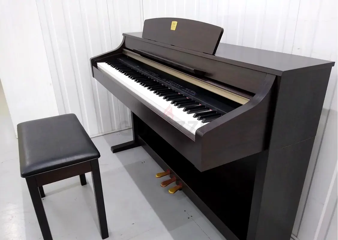 Yamaha Clavinova CLP 330 Digital Piano In Rosewood Finish