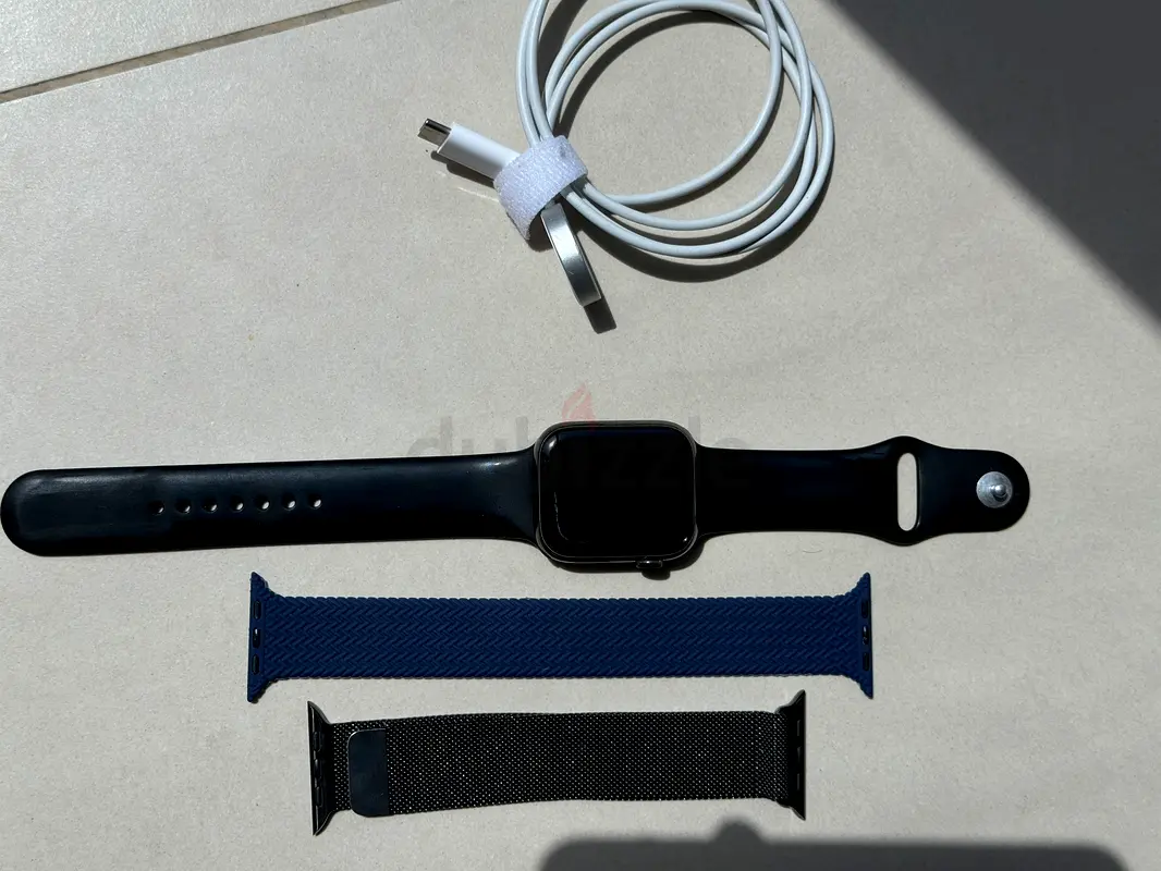 Apple Watch Series 7 GPS Cellular, 45mm Graphite Stainless Steel Case