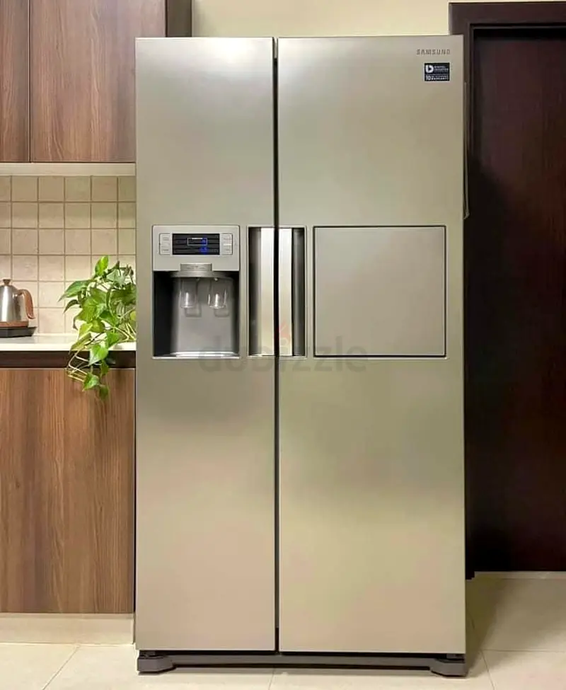 Samsung Side By Side Refrigerator with Water Dispenser ice maker