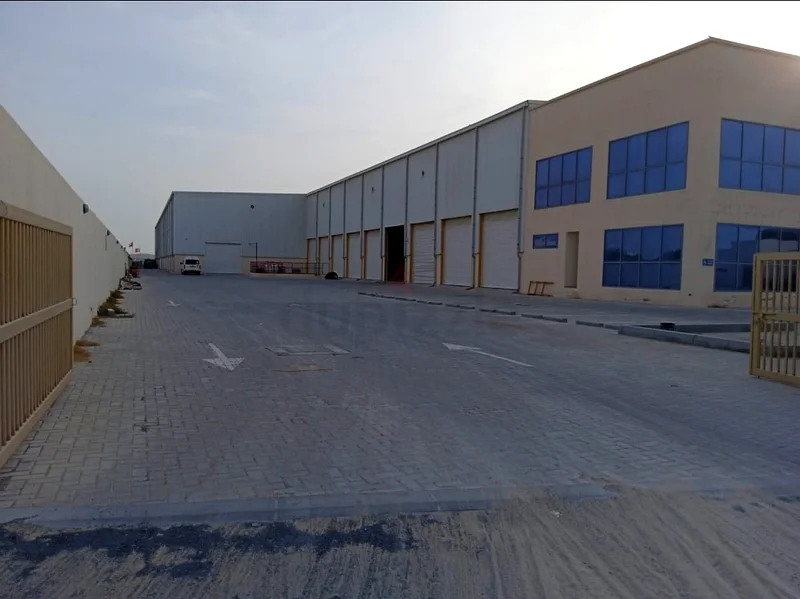 Industrial Warehouse and office for rent in National Industries Park