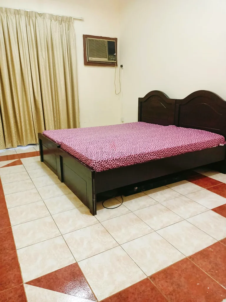 Apartment FAMILY SHARING NEAR ROLLA STREET BUR DUBAI