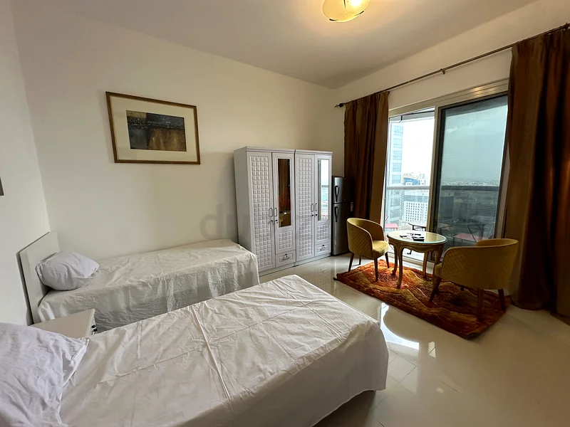 Apartment Amazing bed space for ladies in new building in front of