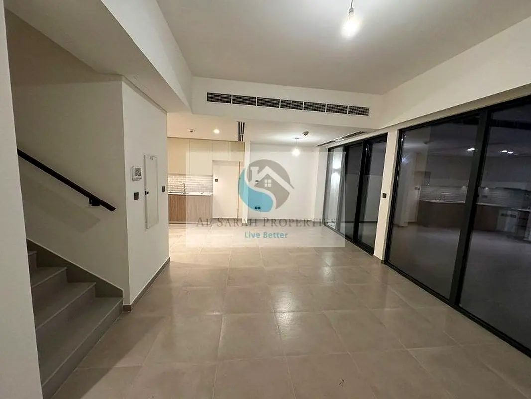 Townhouse Single RowBigger Park Close to AmentiesBrand New