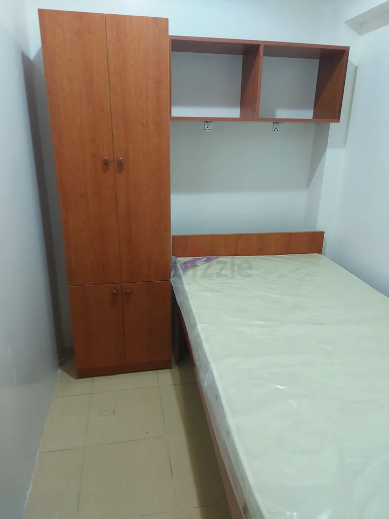 شقة للإيجار FURNISHED PARTITION ROOM NEAR SHARAF DG METRO AT BUR DUBAI