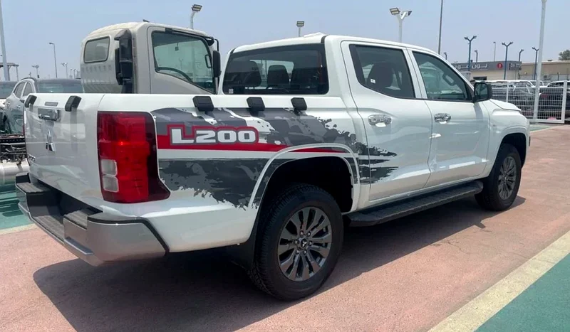 Mitsubishi L200 Diesel GLX 2.4L DC 4x4 AT 202463225309909122114