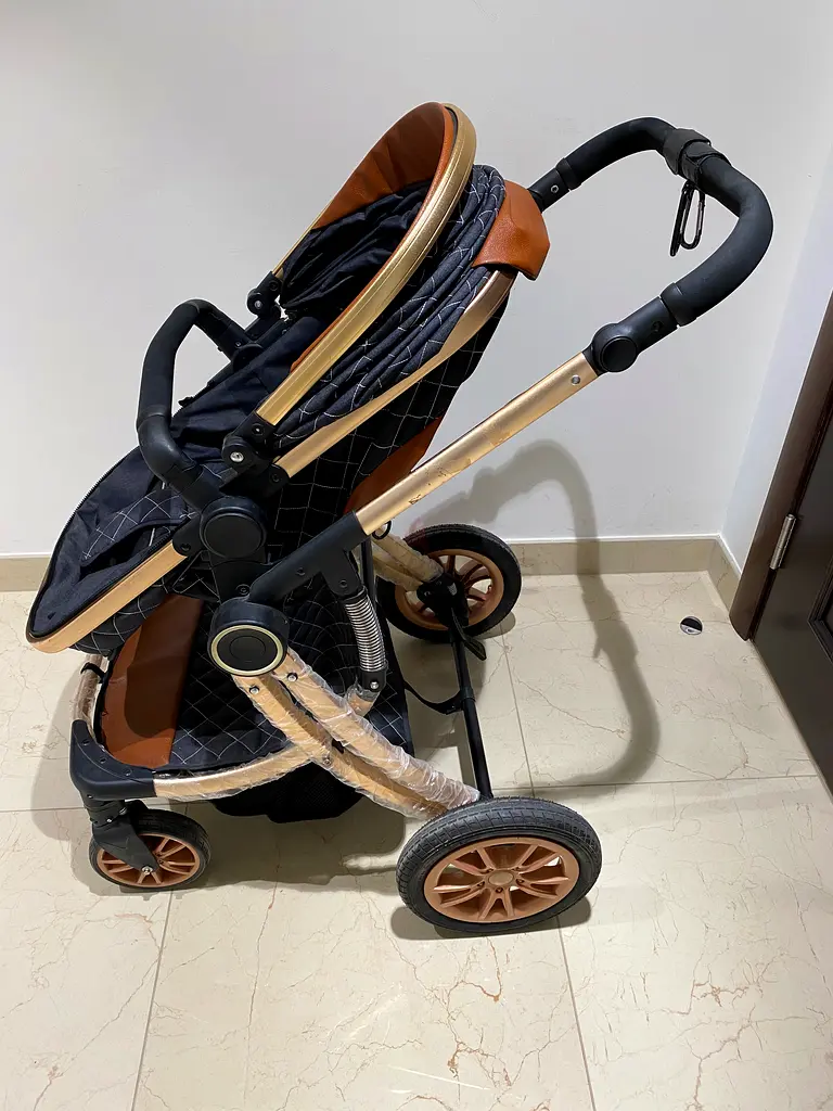 Stylish 3-in-1 Travel System Stroller for Your Baby