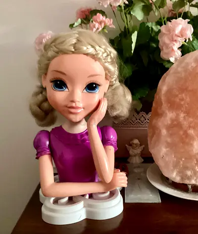 Moxie Girlz styling head