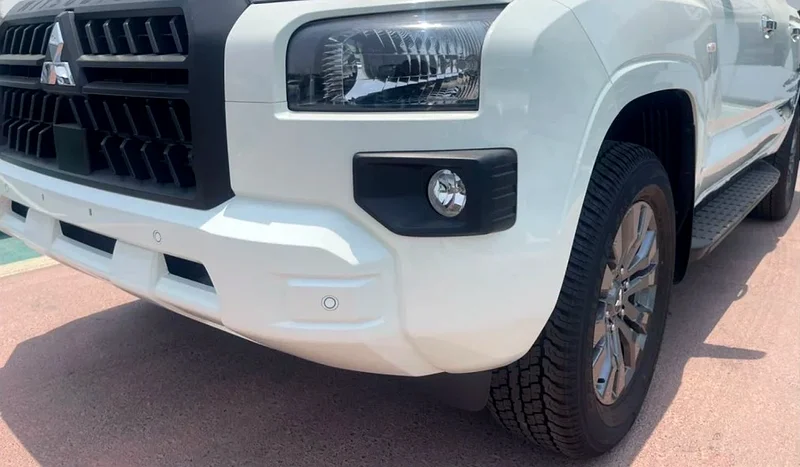 Mitsubishi L200 Diesel GLX 2.4L DC 4x4 AT 202463225309909122112