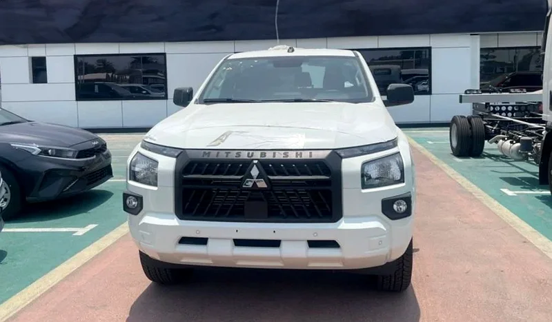 Mitsubishi L200 Diesel GLX 2.4L DC 4x4 AT 202463225309909122111