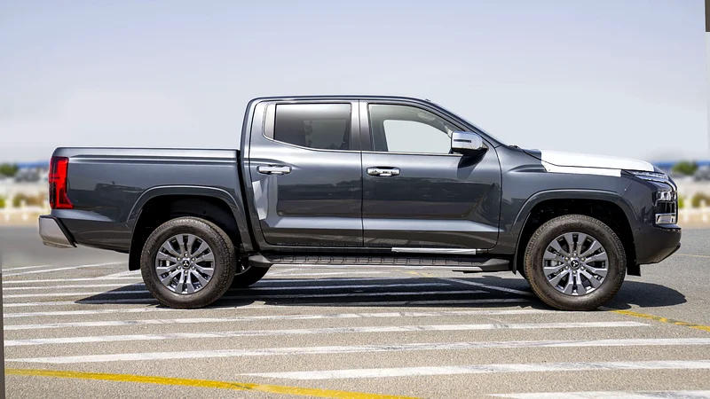 (LHD) MITSUBISHI L200 SPORTERO DC GLS 2.4D AT 4WD MY202463231636942083114