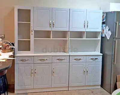 Kitchen cabinet