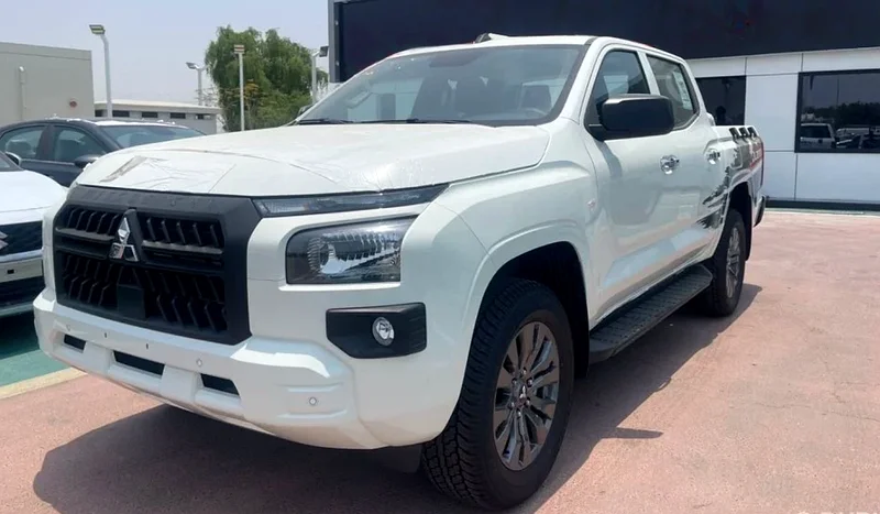 Mitsubishi L200 Diesel GLX 2.4L DC 4x4 AT 2024632253099091221127
