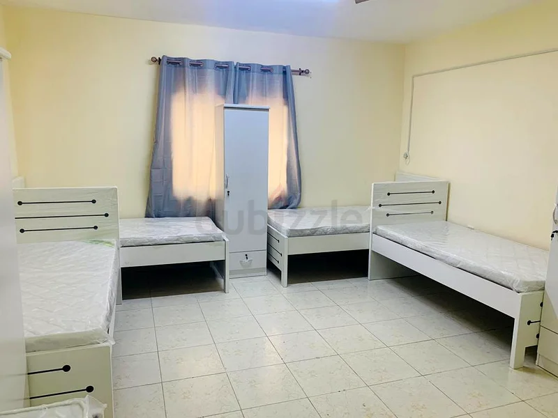 Apartment LADIES BED SPACE AVAILABLE IN KARAMA WITHOUT ANY COMMISSION