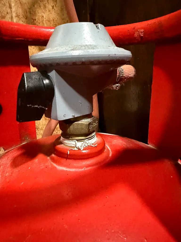 Gas Stove and Cylinder