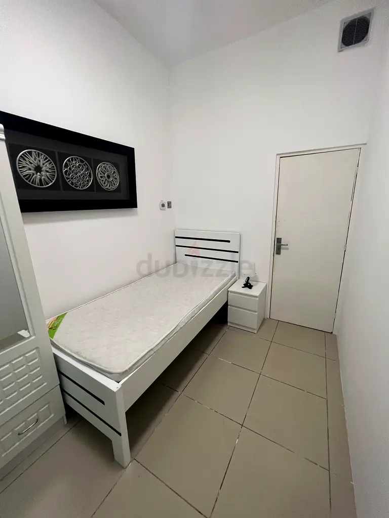 Apartment Spacious Partition Room With Balcony Dubai