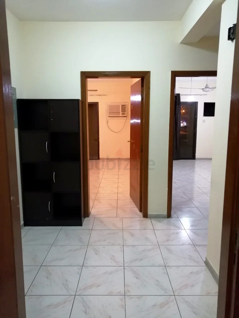 Apartment Bachelors room at karama 3000 plus dewa and wifi attached