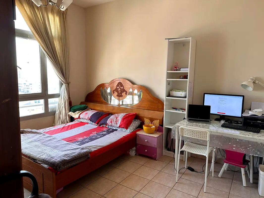 Apartment Fully Furnished Room available for single bachelor, Shabia12, Mussafah
