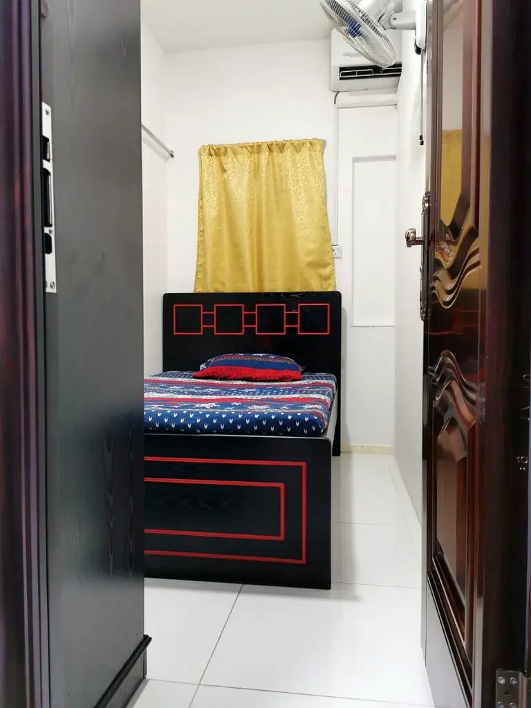 شقة للإيجار Fully Furnished Family Partition Room Available Near ADCB