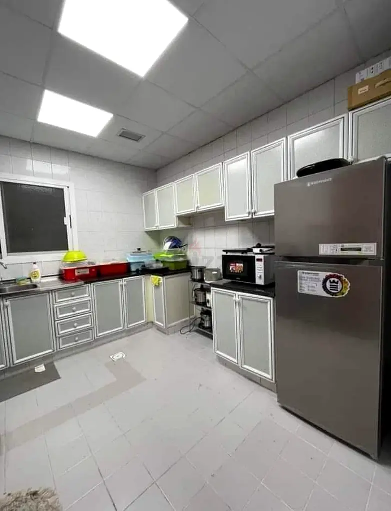 Apartment Deira Baniyas Partition For For Rent All Cities (UAE)