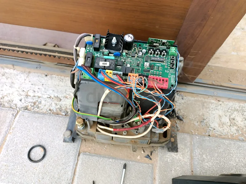خدمات إصلاح الأبواب الأوتوماتيكية63219351105155112