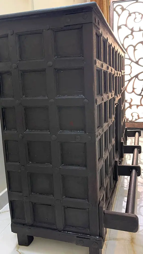 Solid wood bar counter